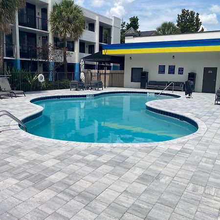 Days Inn & Suites By Wyndham Orlando Airport Εξωτερικό φωτογραφία