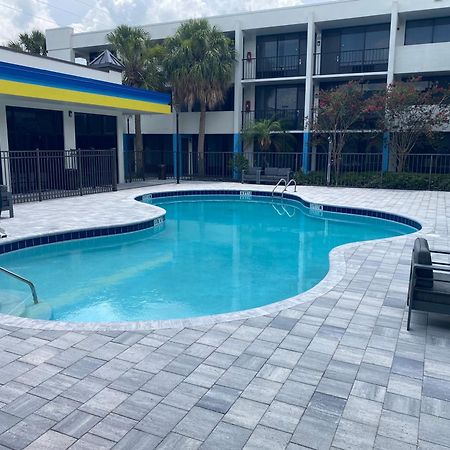 Days Inn & Suites By Wyndham Orlando Airport Εξωτερικό φωτογραφία