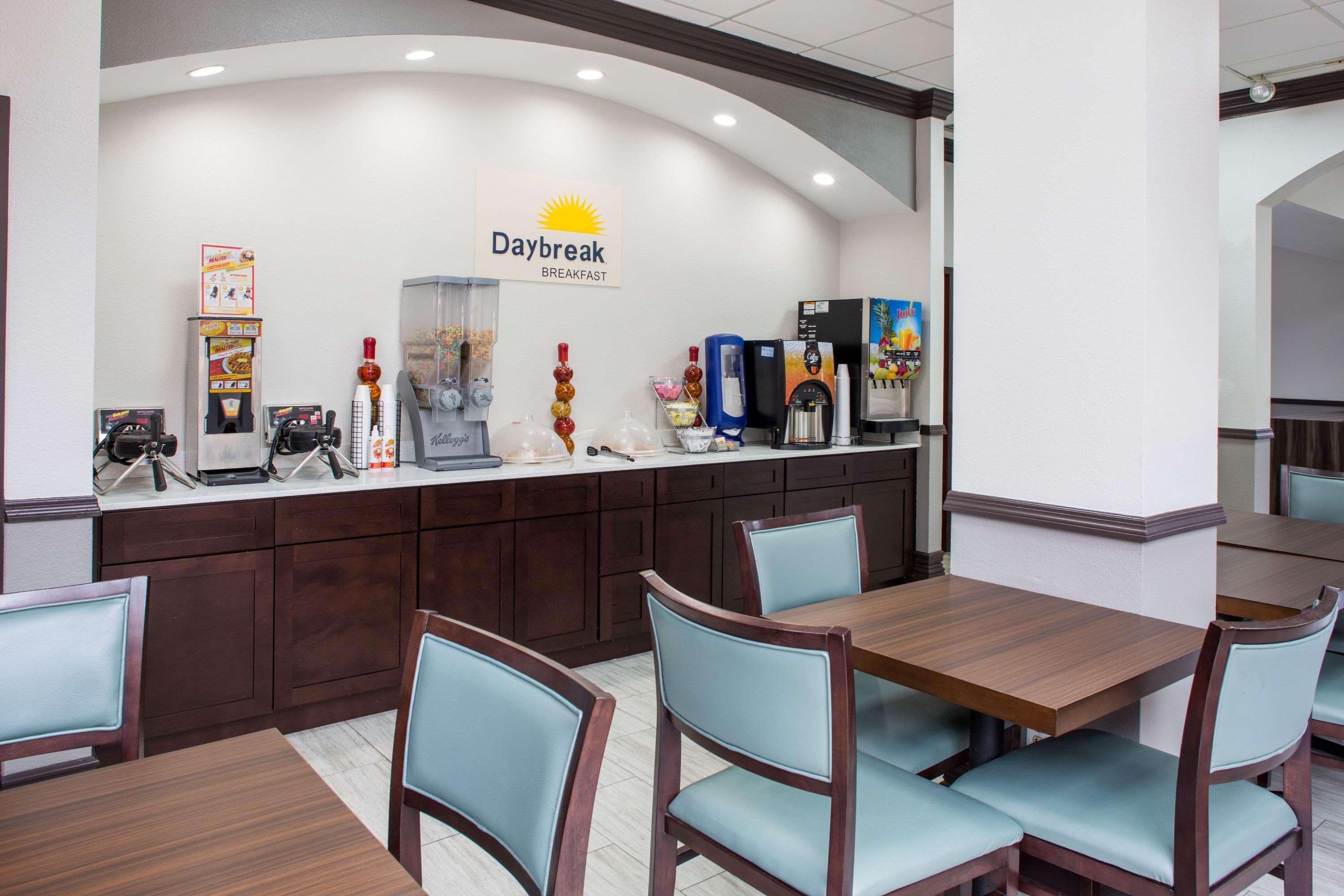Days Inn & Suites By Wyndham Orlando Airport Εξωτερικό φωτογραφία