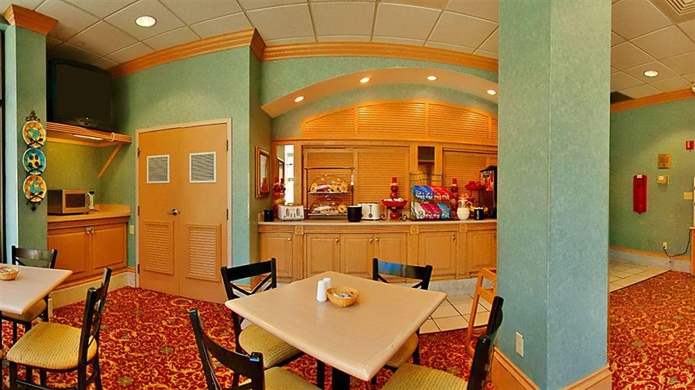 Days Inn & Suites By Wyndham Orlando Airport Εξωτερικό φωτογραφία