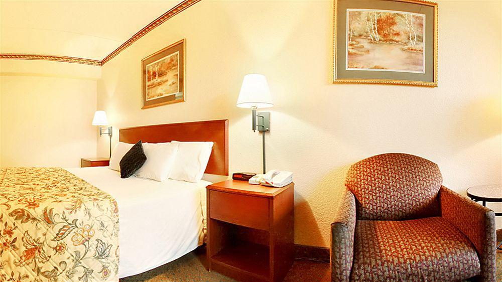 Days Inn & Suites By Wyndham Orlando Airport Εξωτερικό φωτογραφία